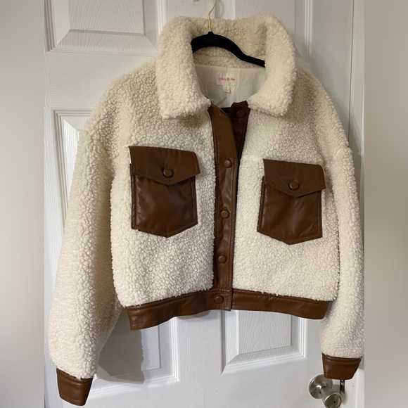 Riley& Rae short Sherpa Jacket soft ecru size small faux leather, off white - Picture 4 of 7
